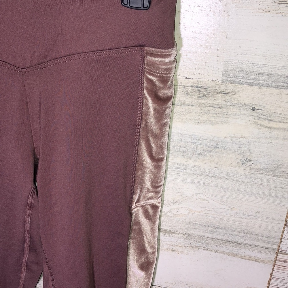Victoria’s Secret pink cozy fuzzy leggings pink in color velvet sides size small - Picture 3 of 5